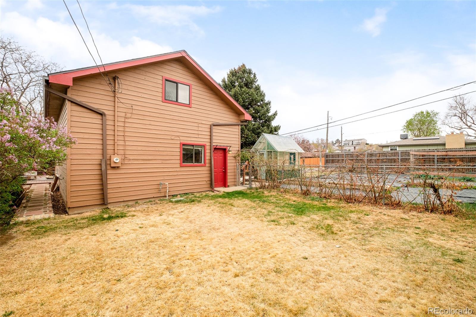 815 Vivian Street