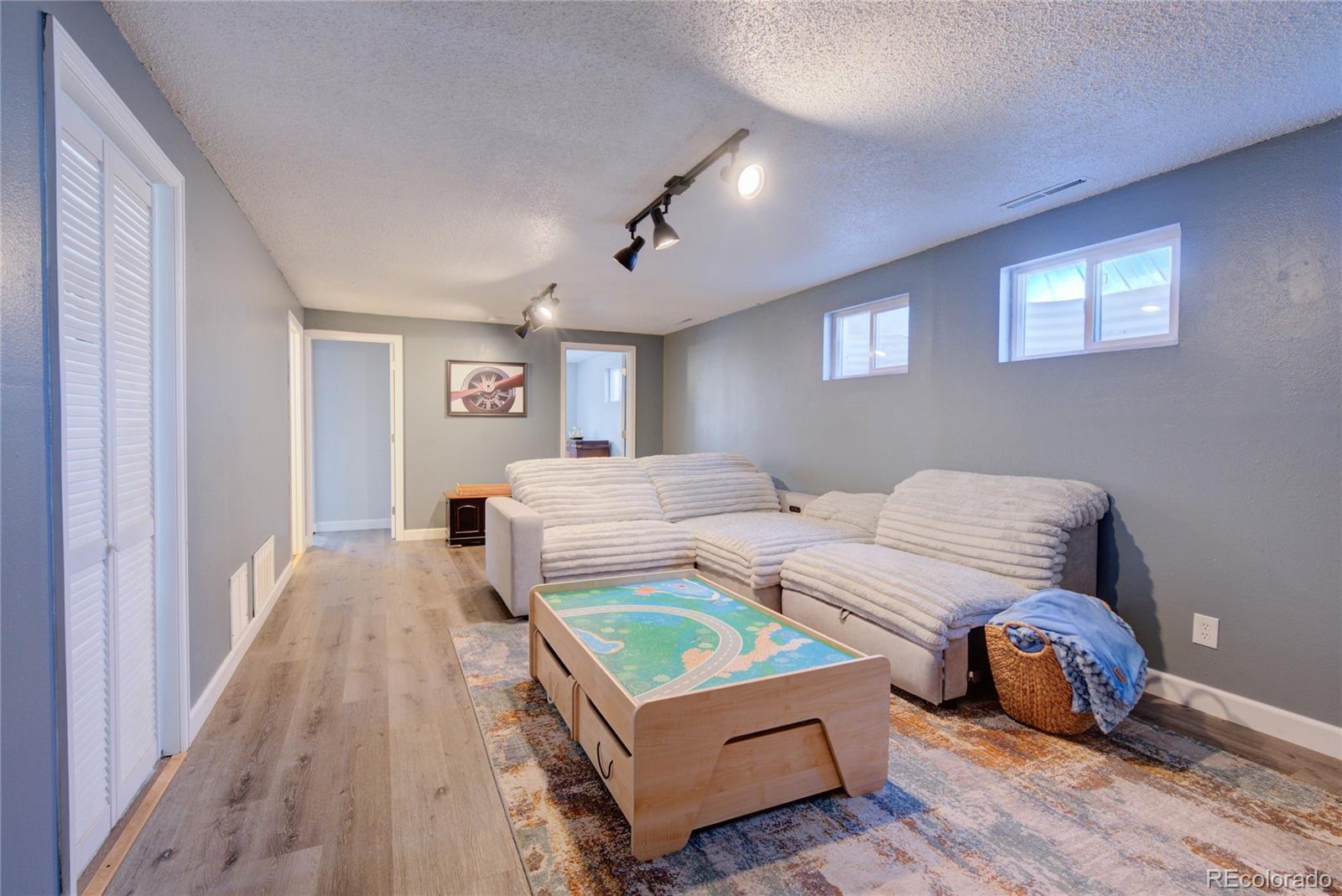 4717 S Gracemoor Circle