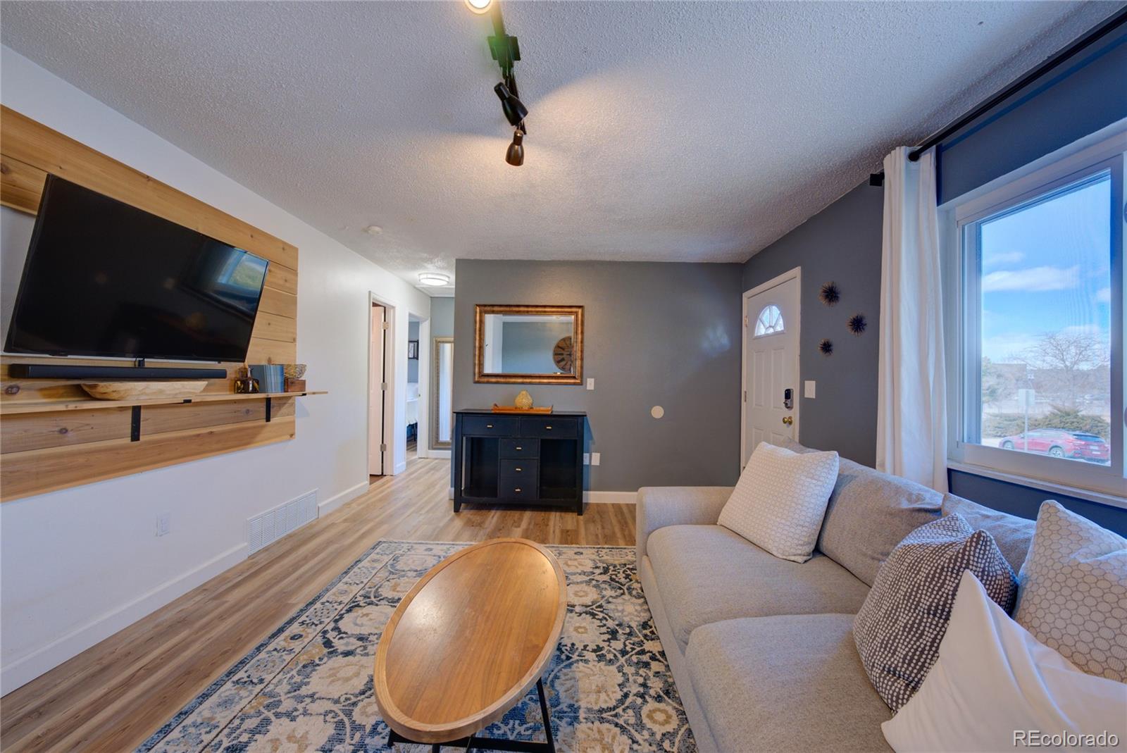 4717 S Gracemoor Circle