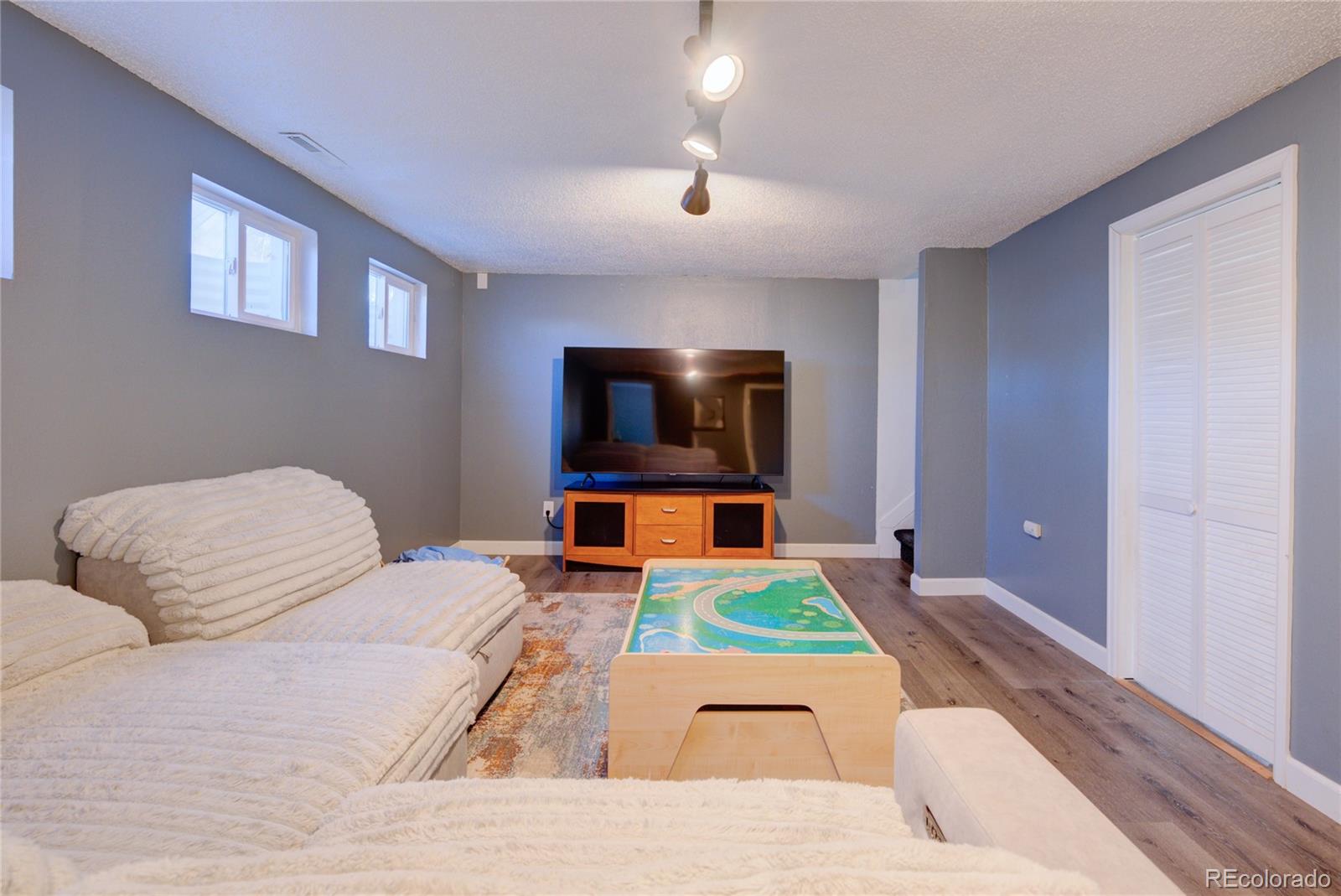 4717 S Gracemoor Circle