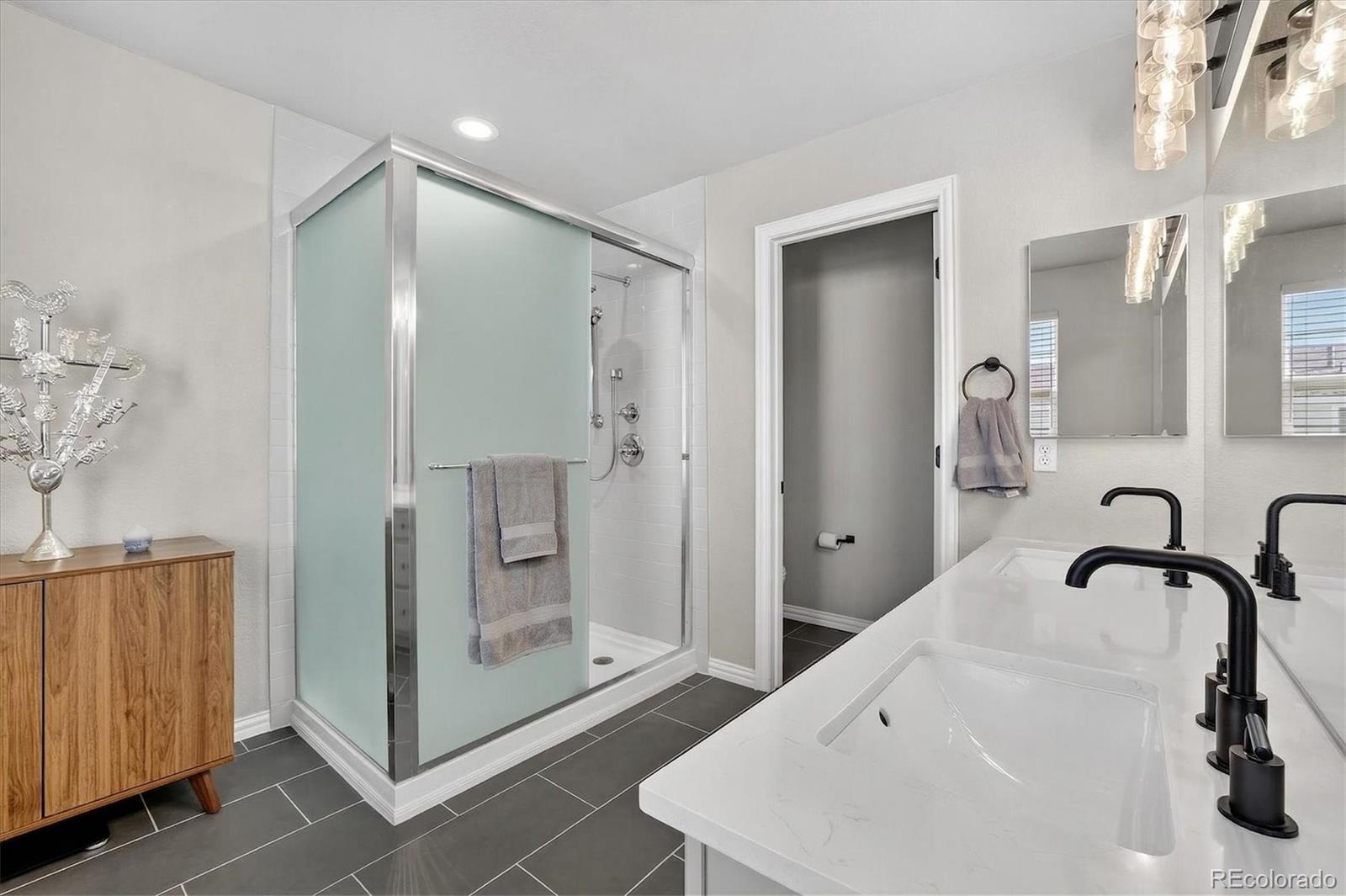 8300 E Fairmount Drive Unit: Y102