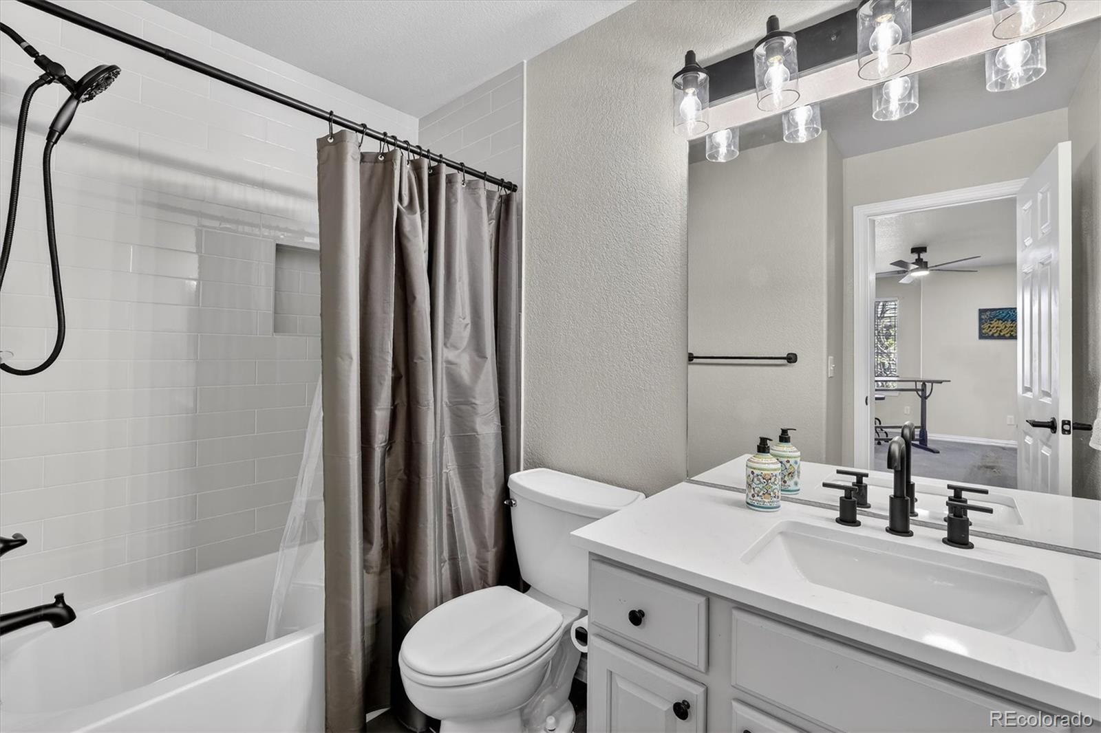 8300 E Fairmount Drive Unit: Y102