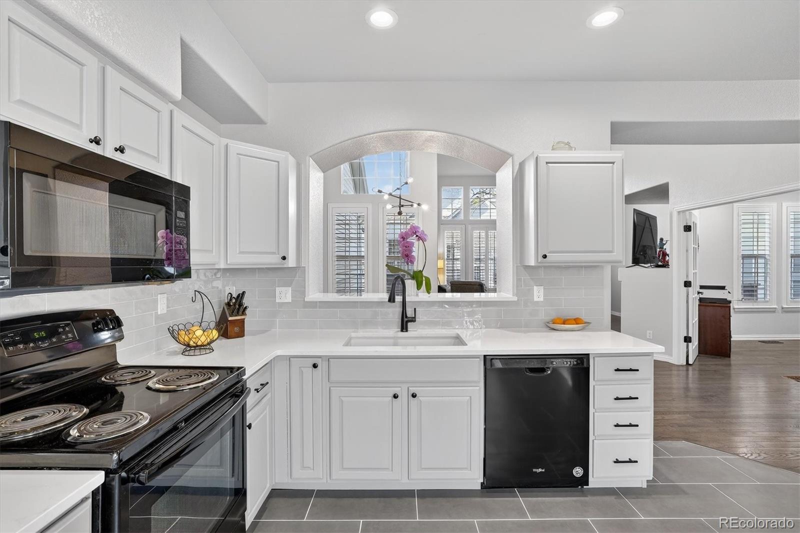 8300 E Fairmount Drive Unit: Y102