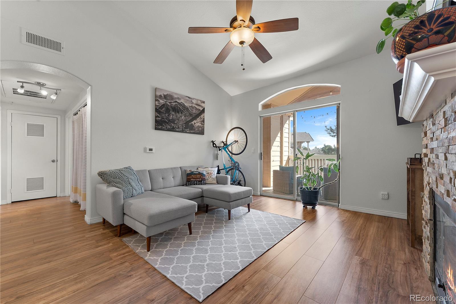 1632 W Canal Circle Unit: 933