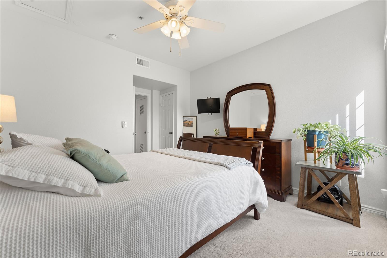 1632 W Canal Circle Unit: 933