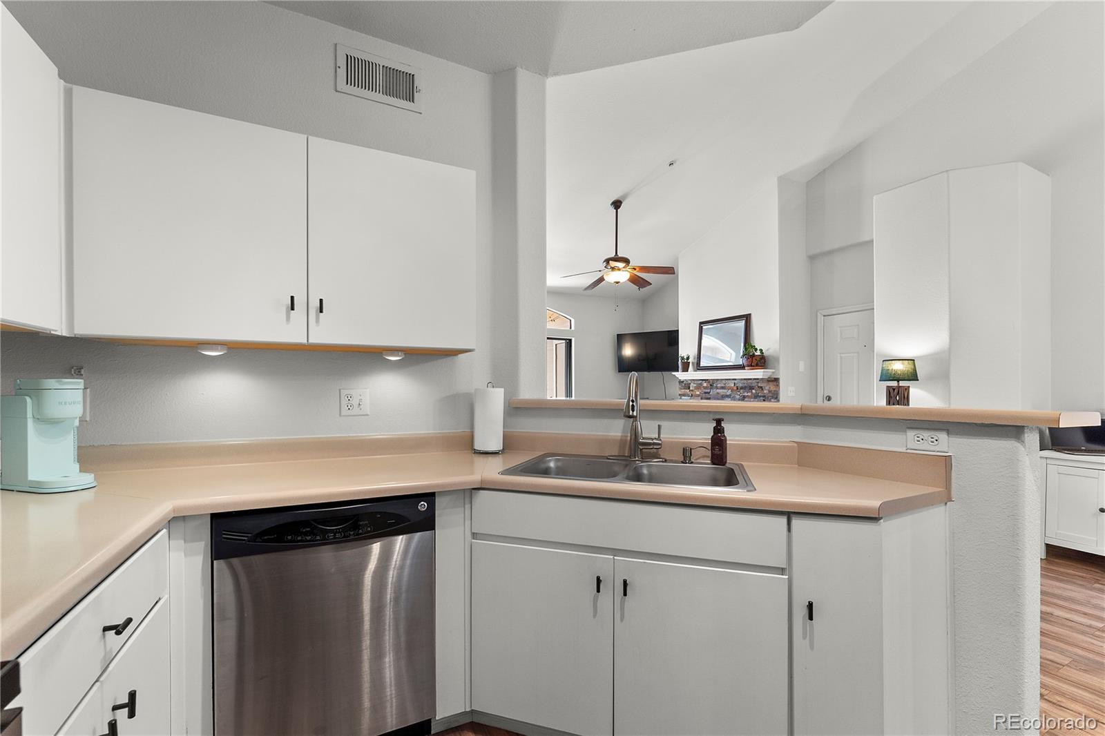 1632 W Canal Circle Unit: 933
