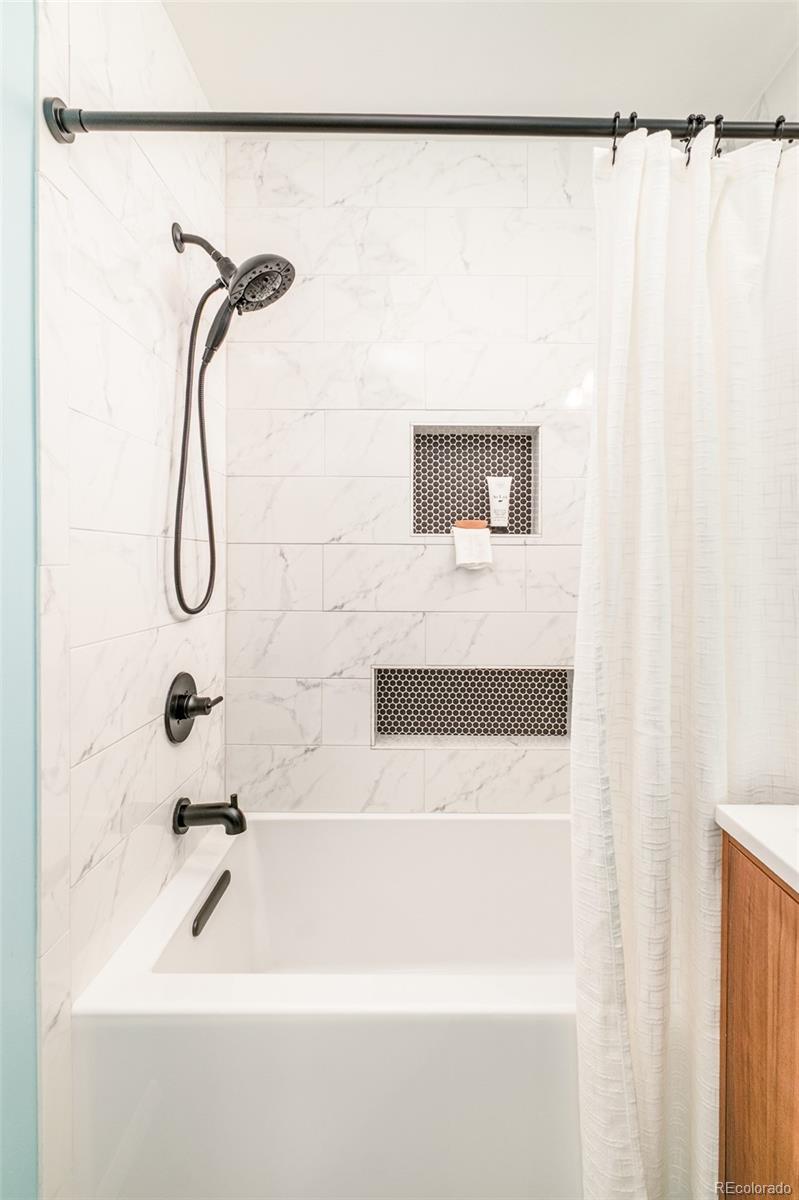 12339 W Carolina Drive