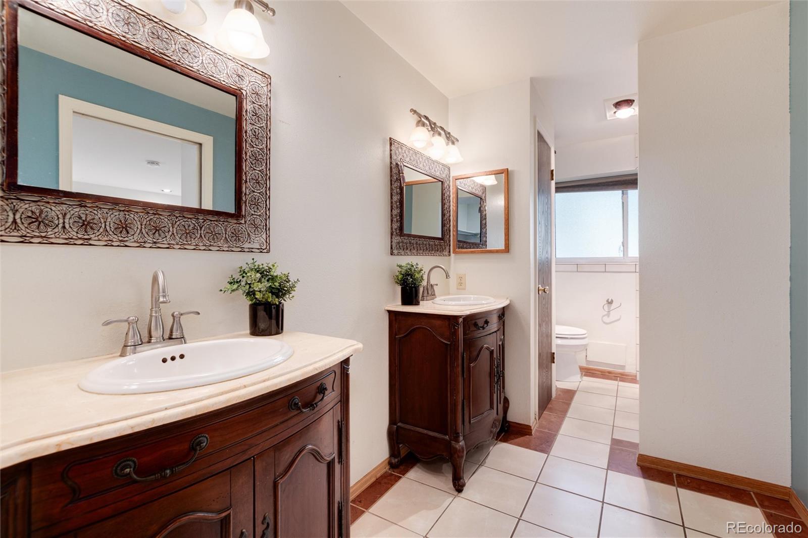 5524 W 60th Place