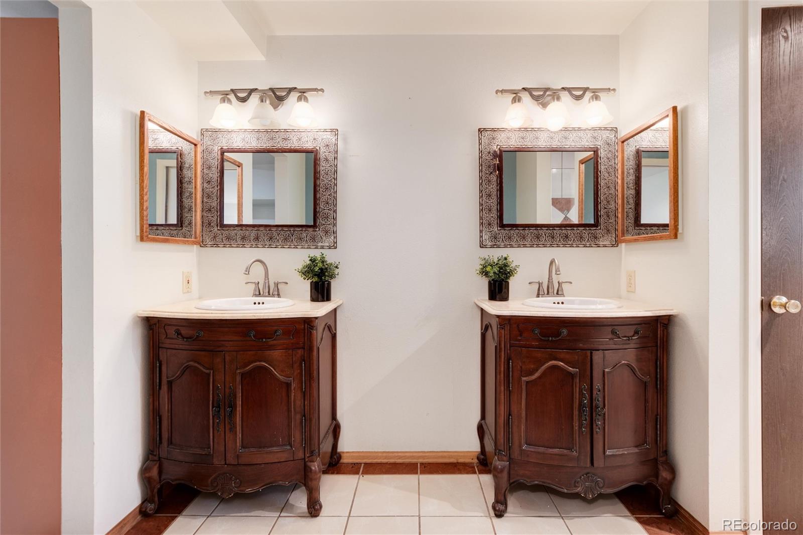 5524 W 60th Place