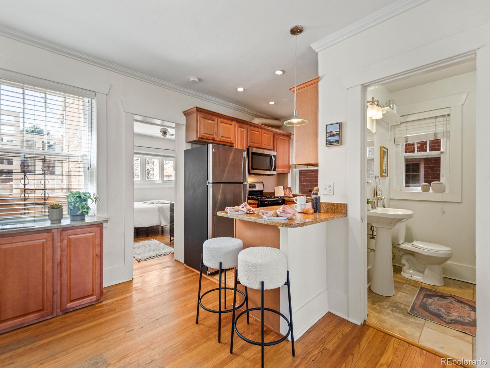 945 N Washington Street Unit: 201
