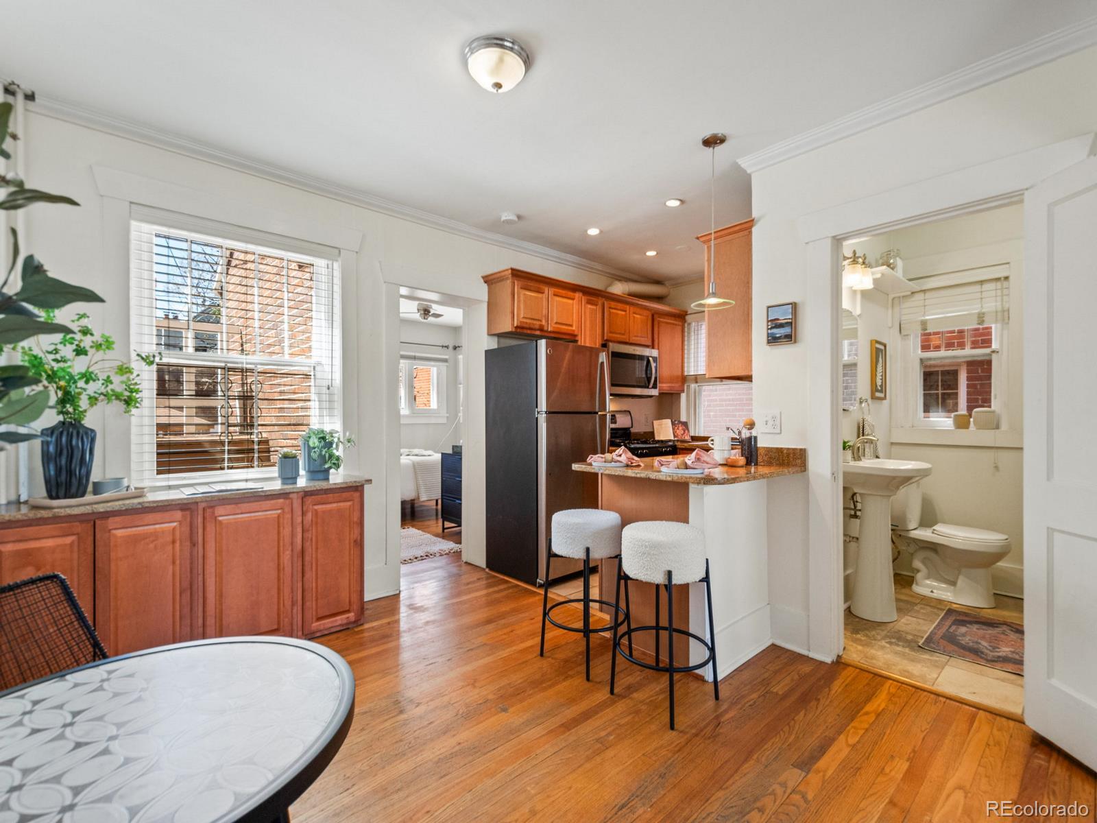 945 N Washington Street Unit: 201