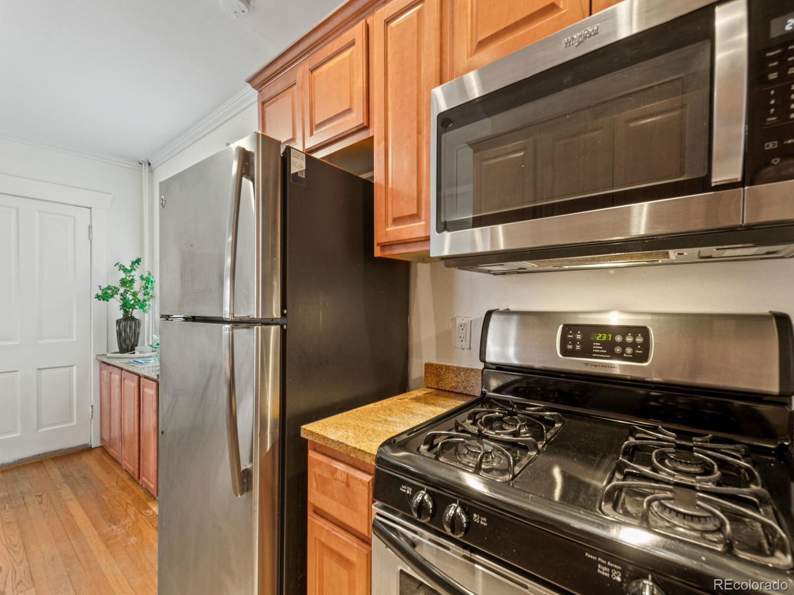 945 N Washington Street Unit: 201