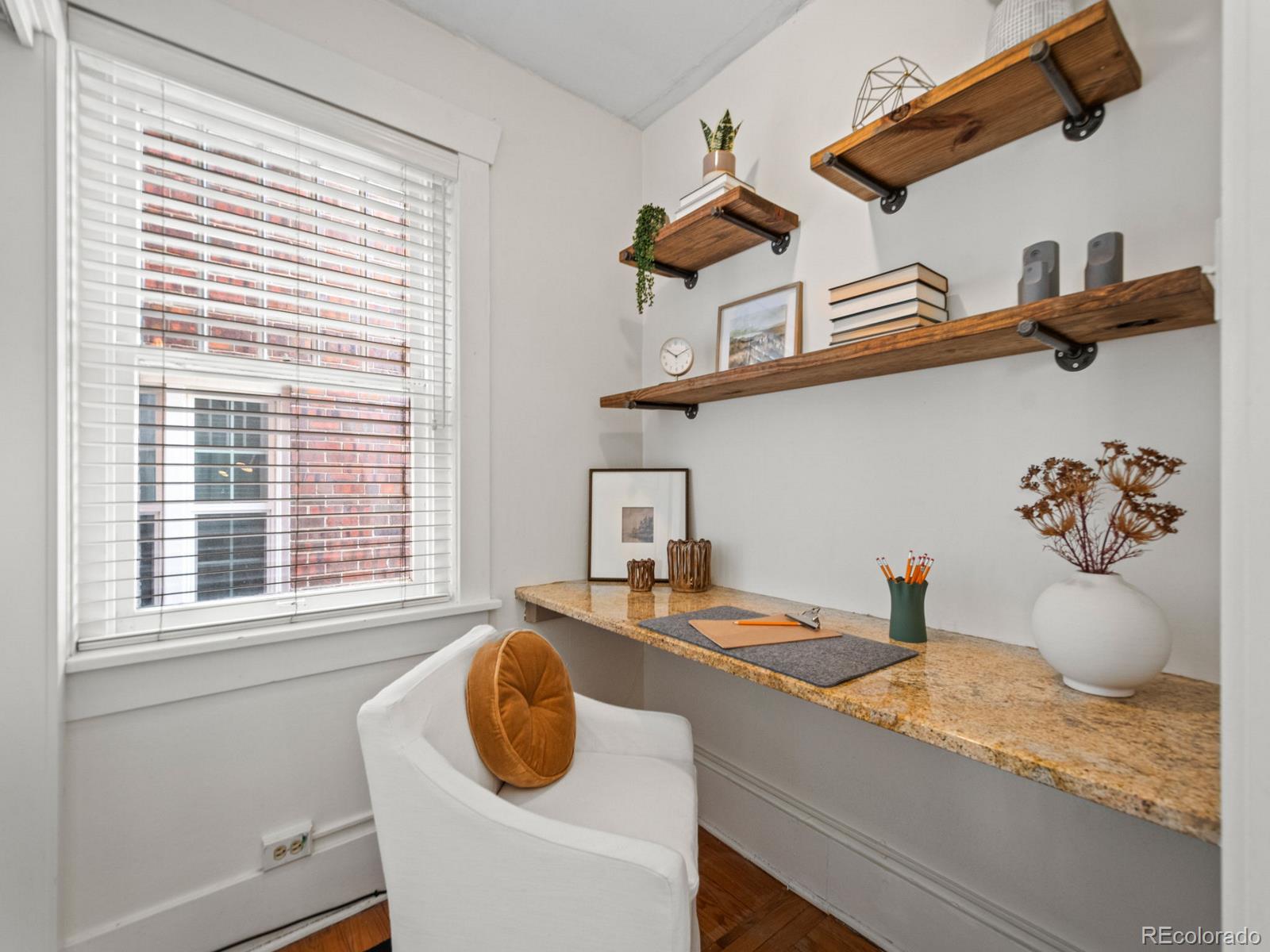 945 N Washington Street Unit: 201