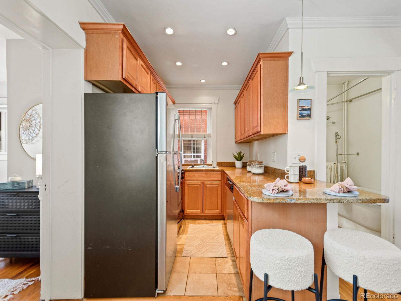 945 N Washington Street Unit: 201