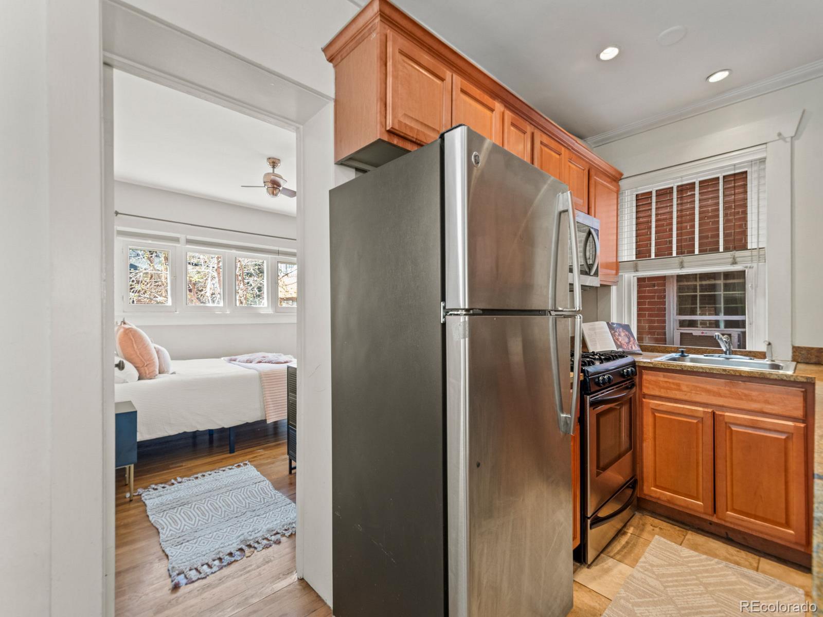 945 N Washington Street Unit: 201