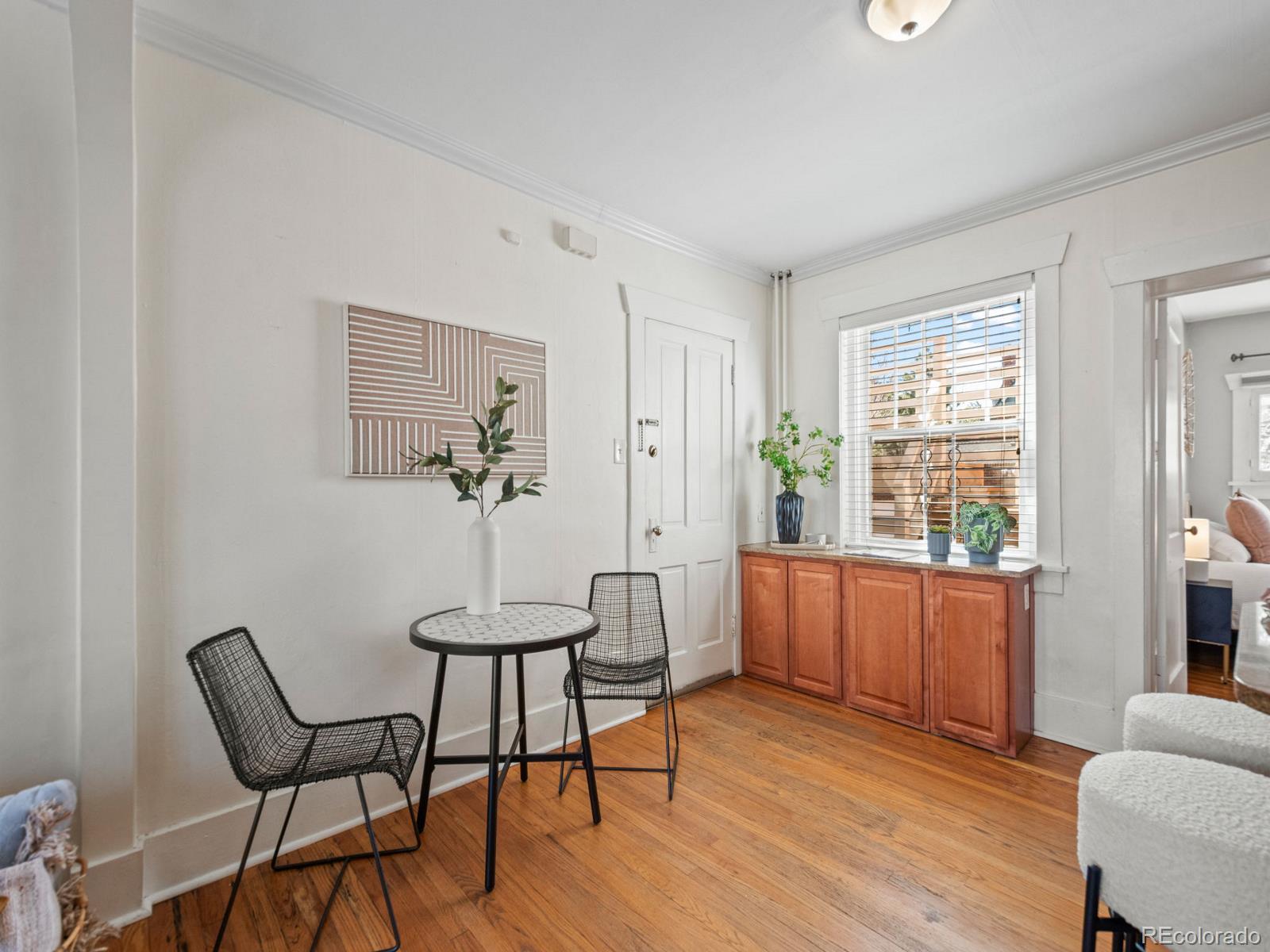 945 N Washington Street Unit: 201