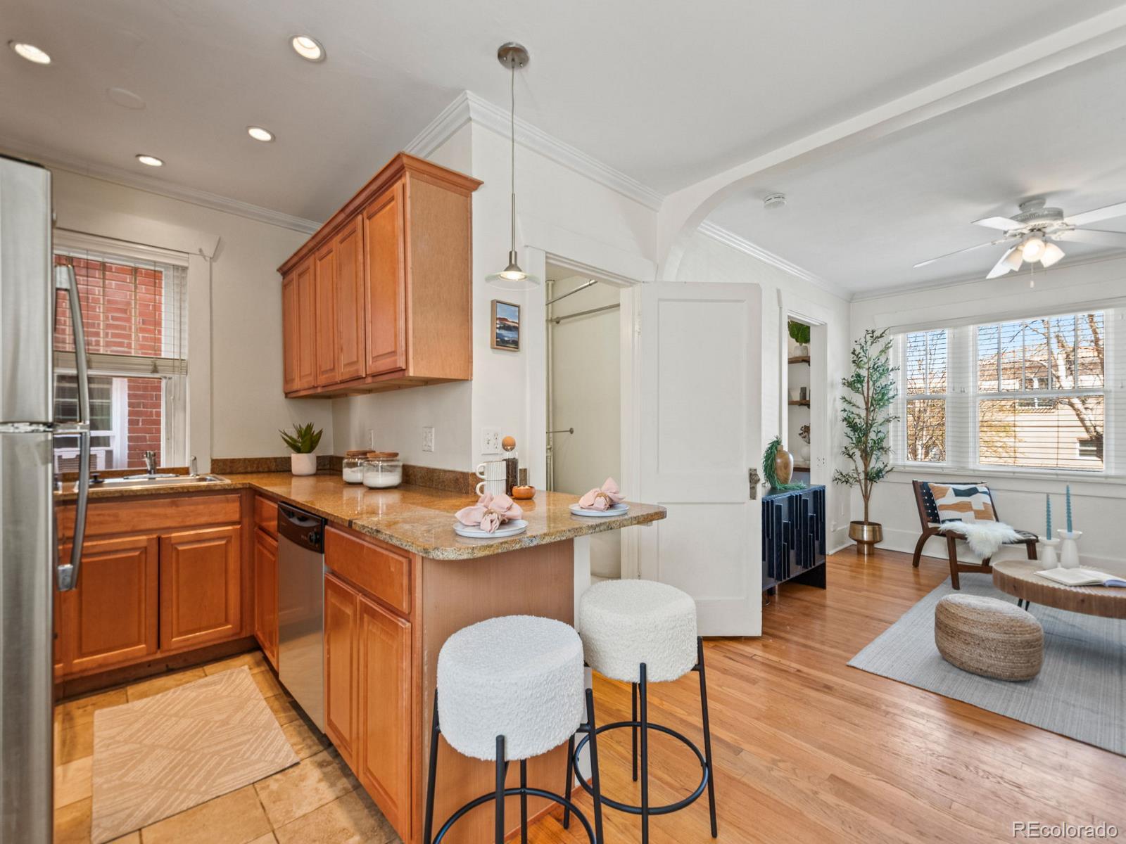 945 N Washington Street Unit: 201