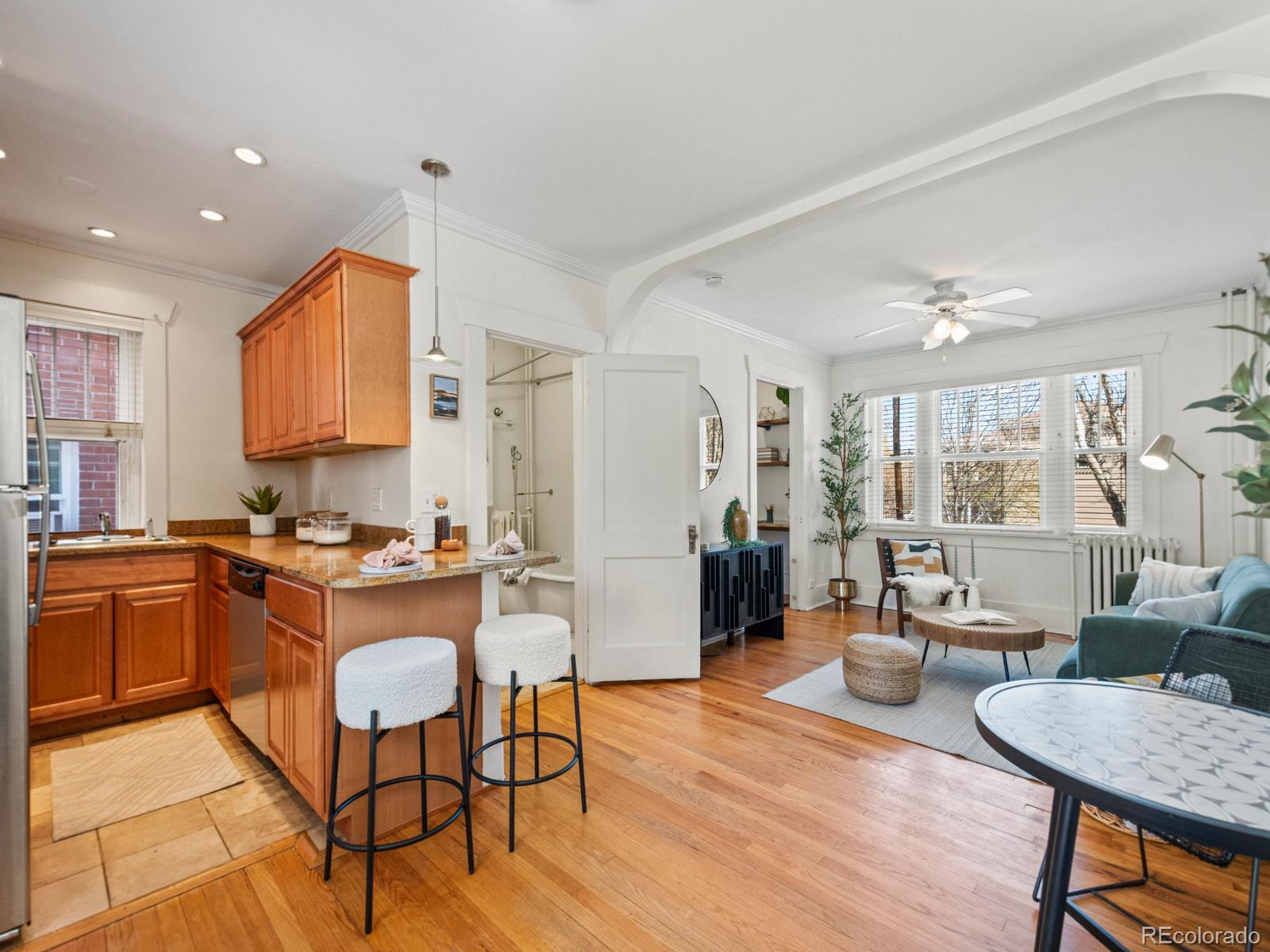 945 N Washington Street Unit: 201