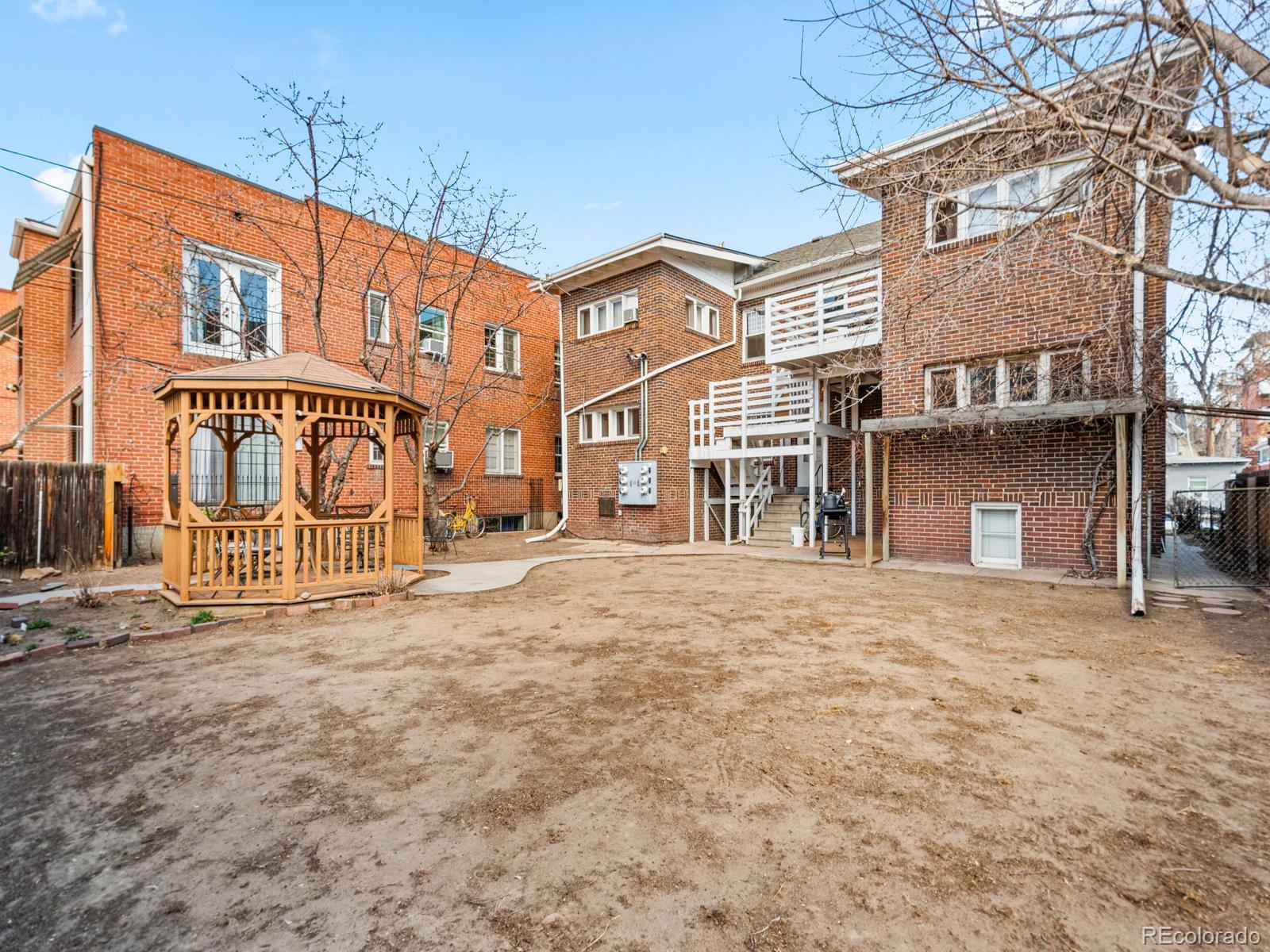 945 N Washington Street Unit: 201
