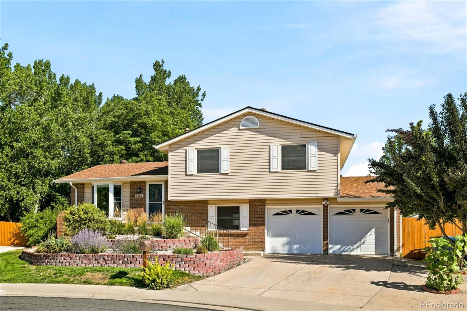 9387 W Iowa Circle
