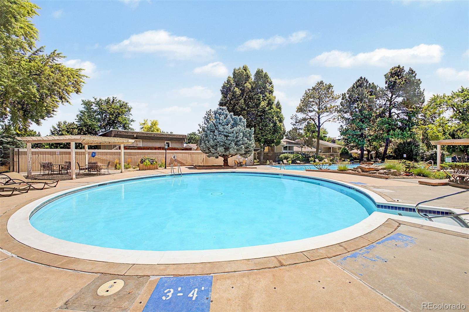 3238 S Oneida Way