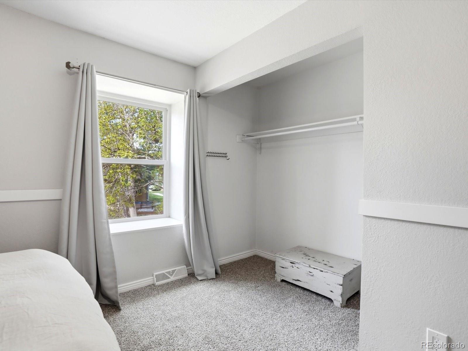1527 S Owens Street Unit: 12