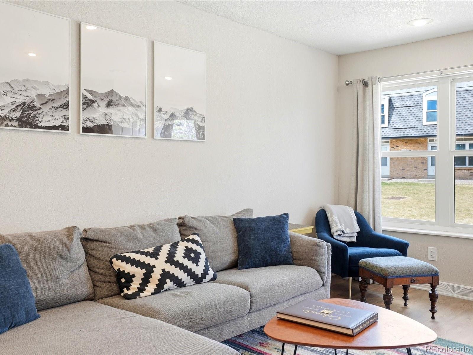 1527 S Owens Street Unit: 12