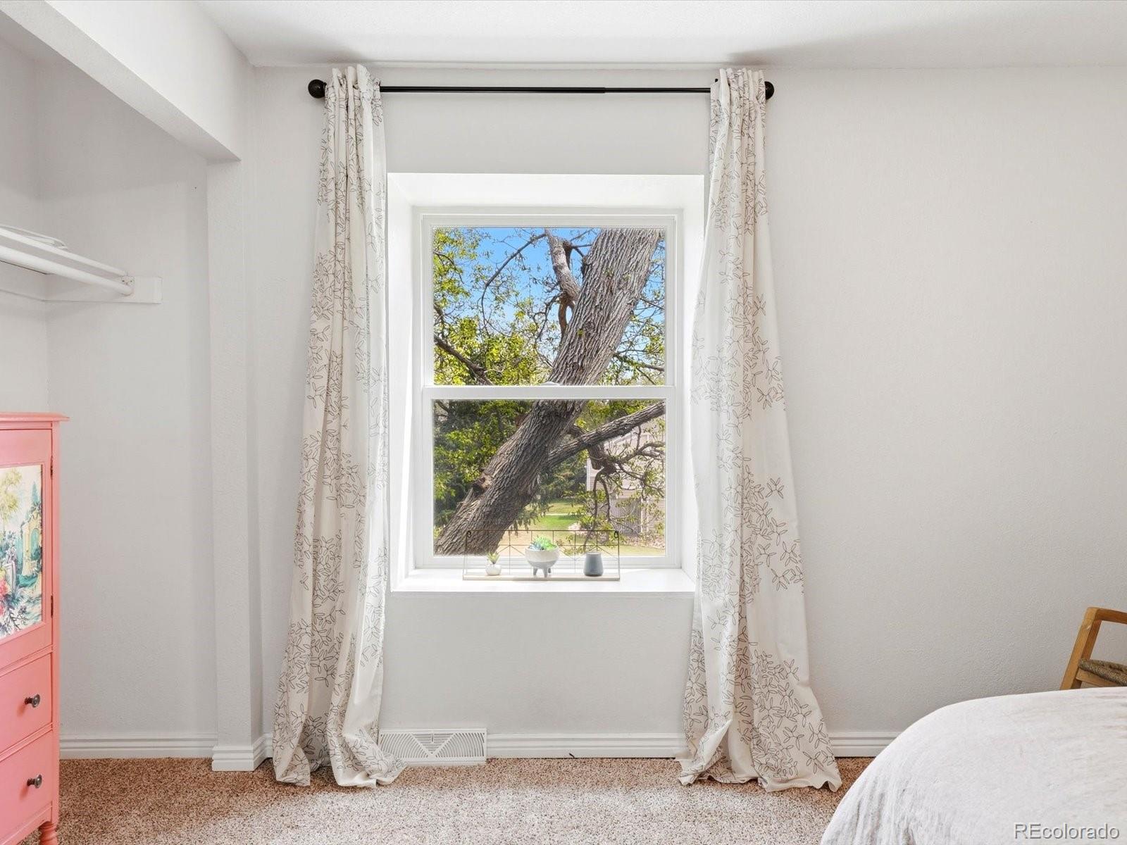 1527 S Owens Street Unit: 12