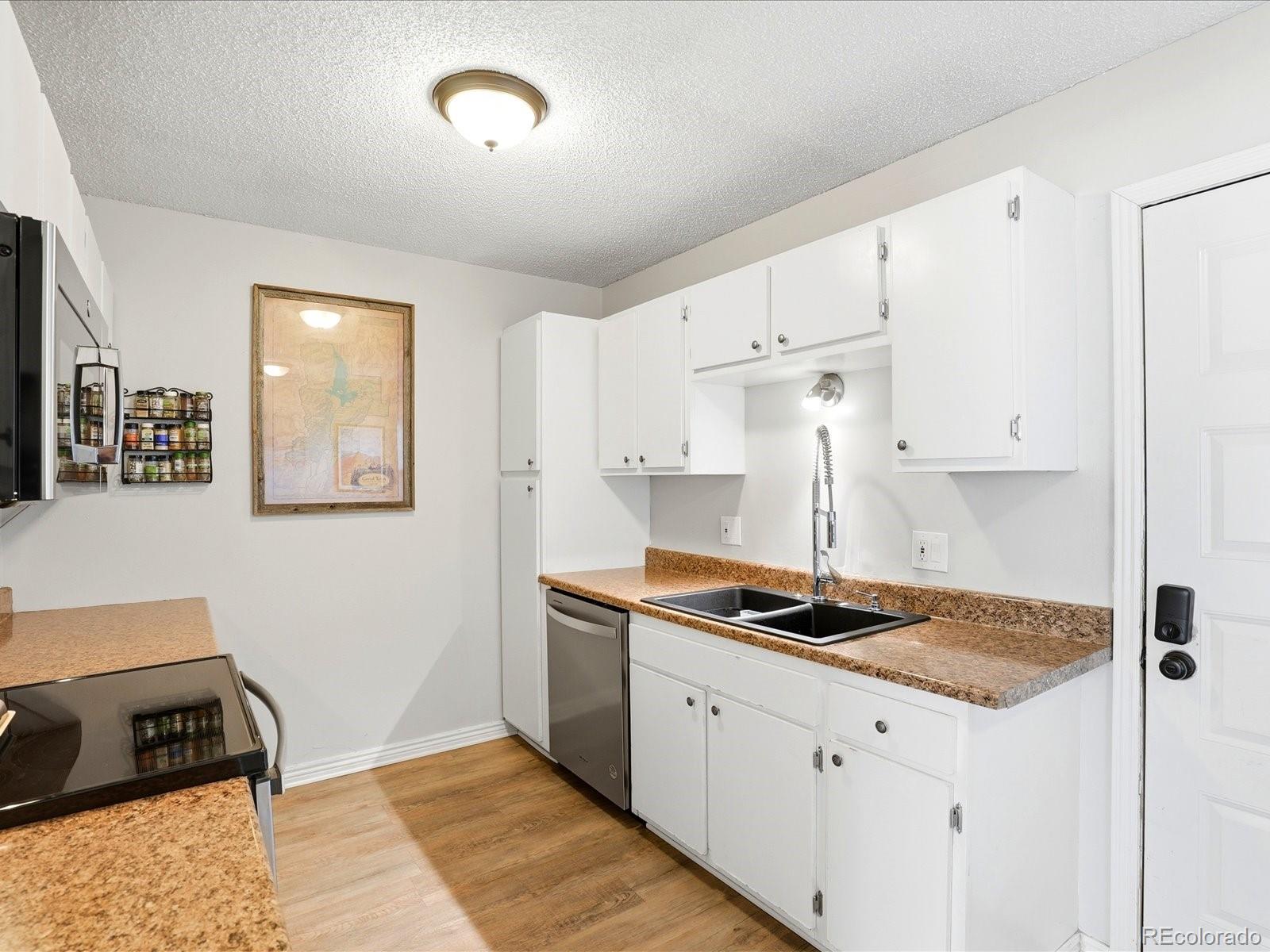 1527 S Owens Street Unit: 12