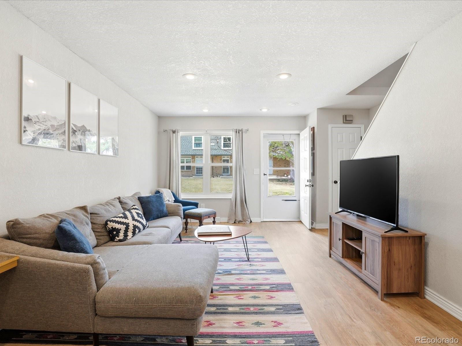 1527 S Owens Street Unit: 12