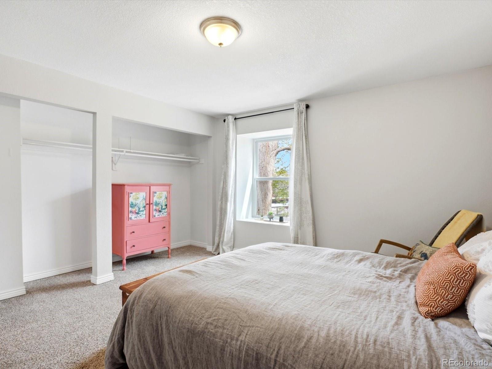 1527 S Owens Street Unit: 12