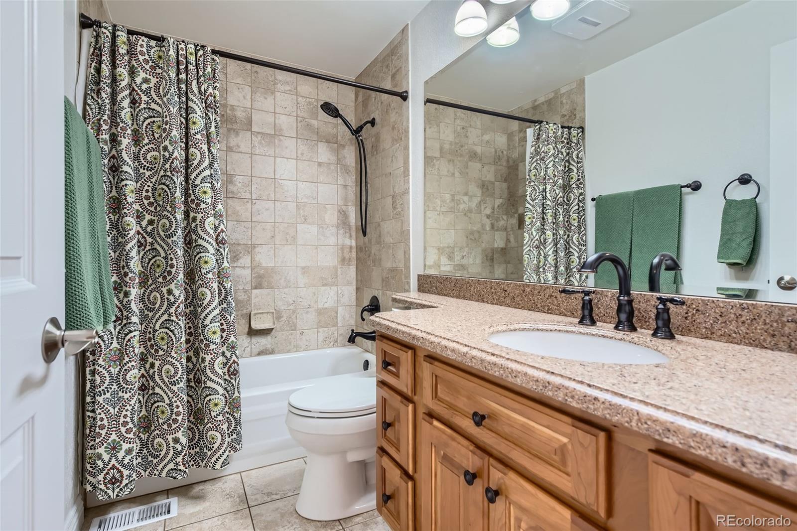 7946 S Pennsylvania Court