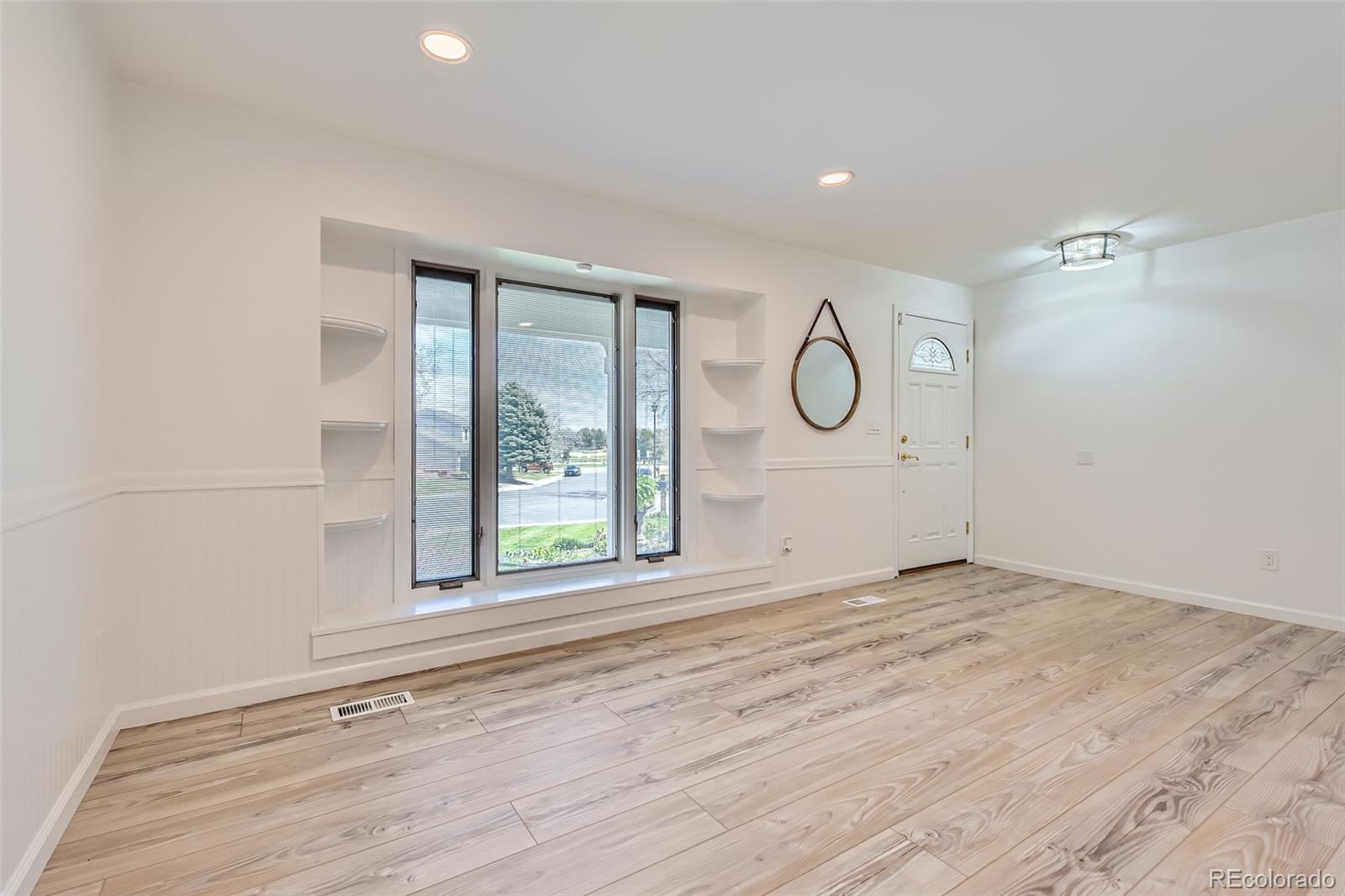 7946 S Pennsylvania Court