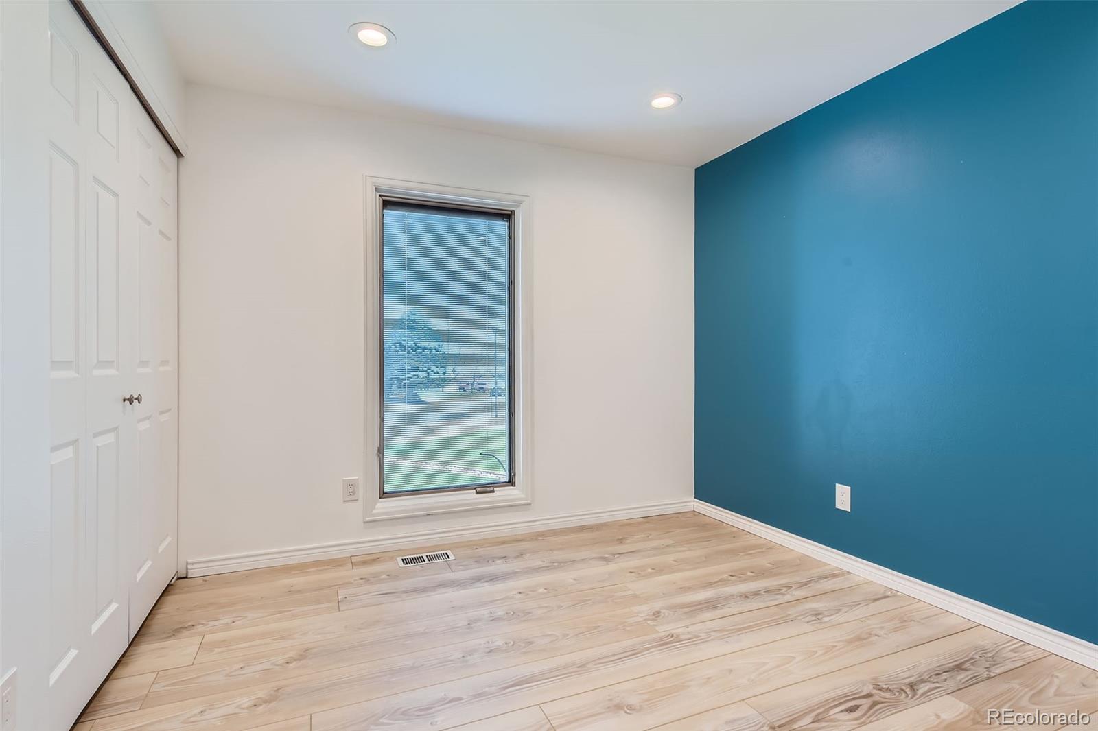 7946 S Pennsylvania Court