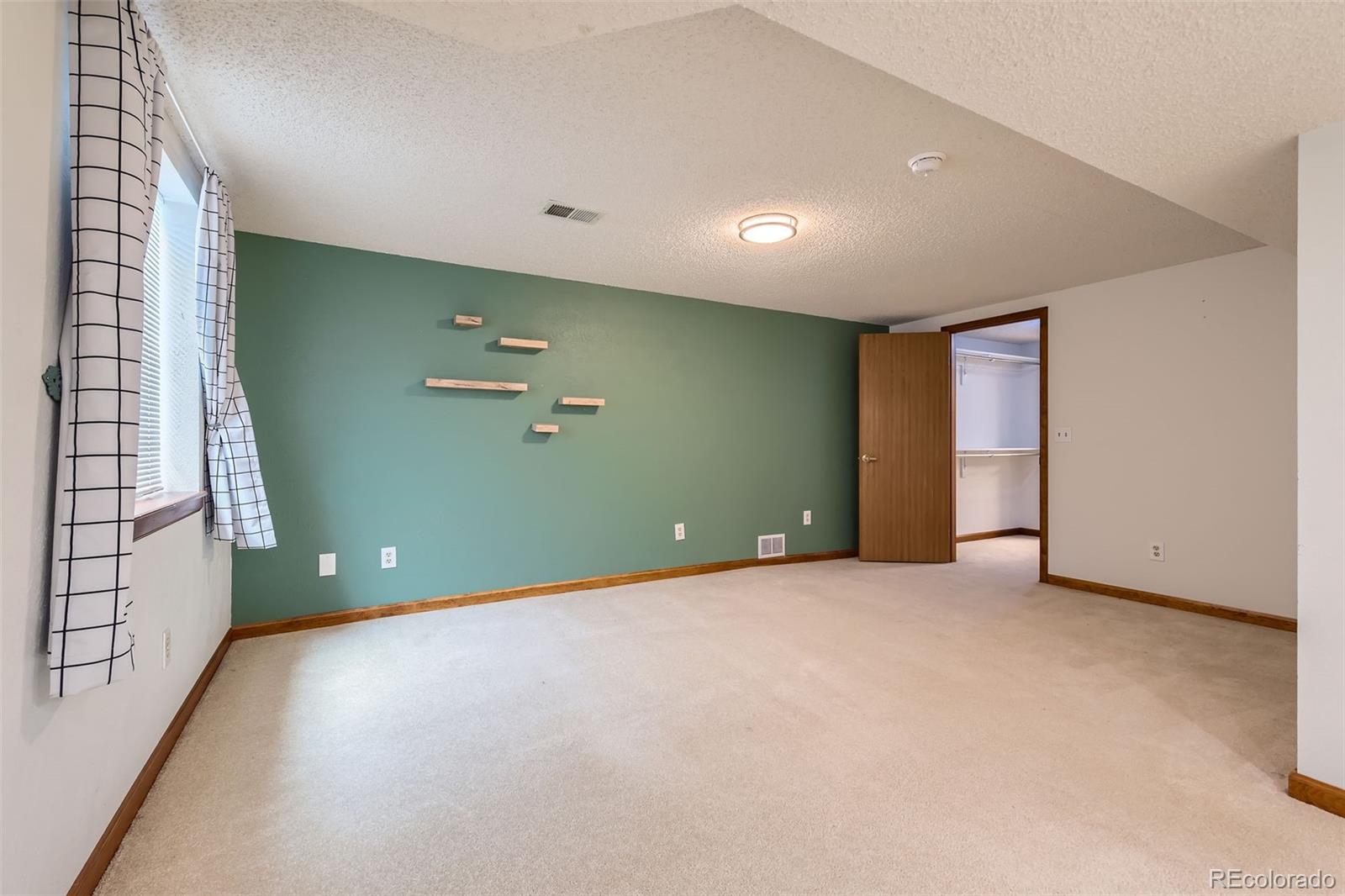 7946 S Pennsylvania Court