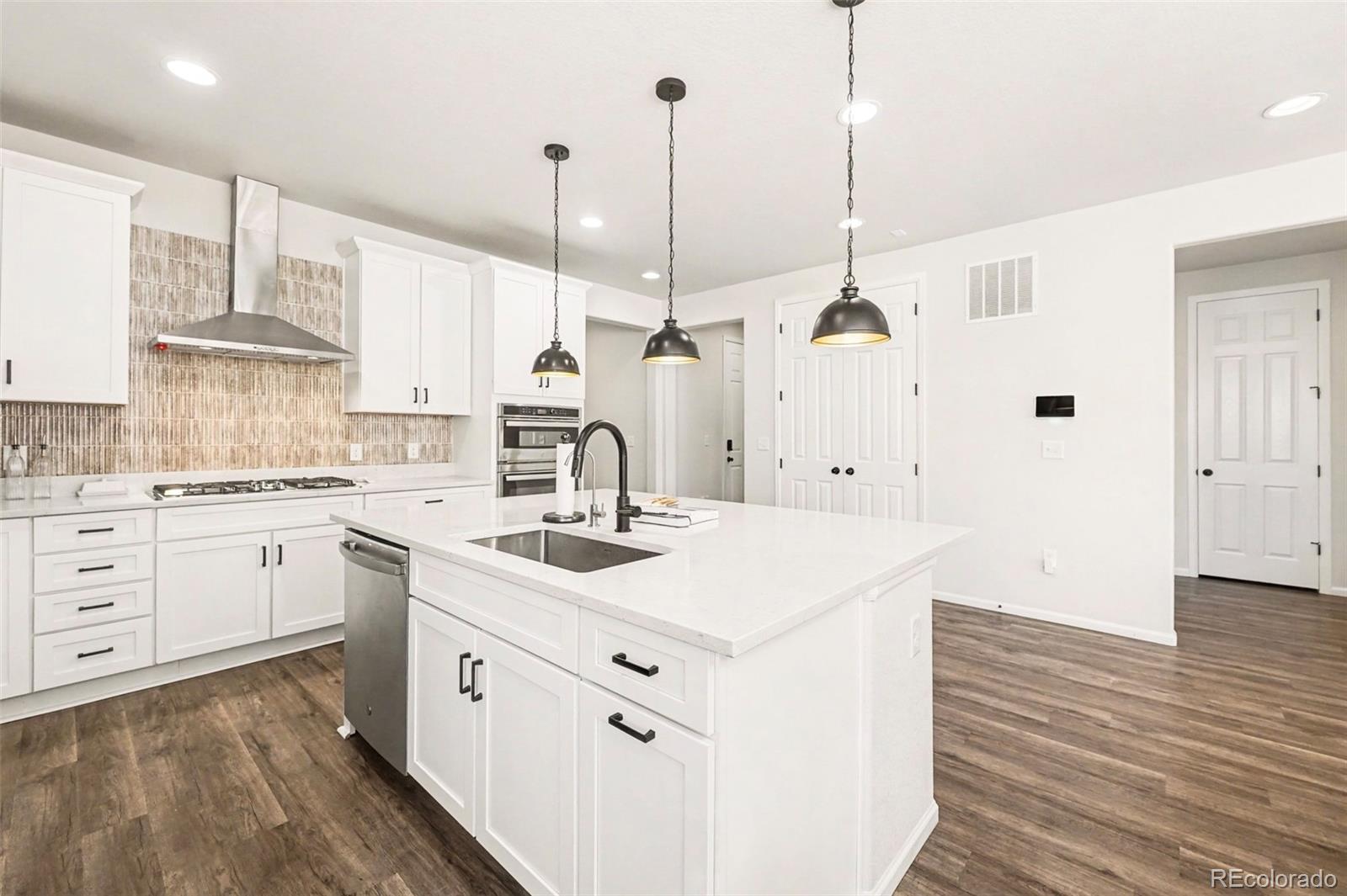 3866 N Fultondale Street