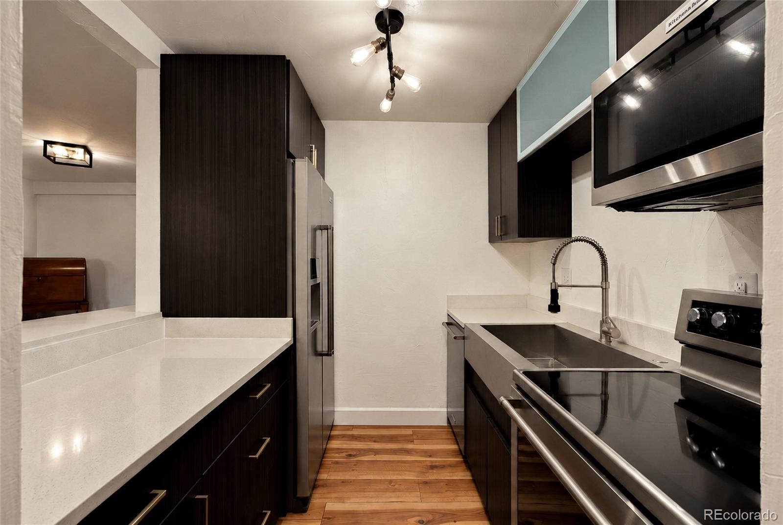 2 Adams Street Unit: 908