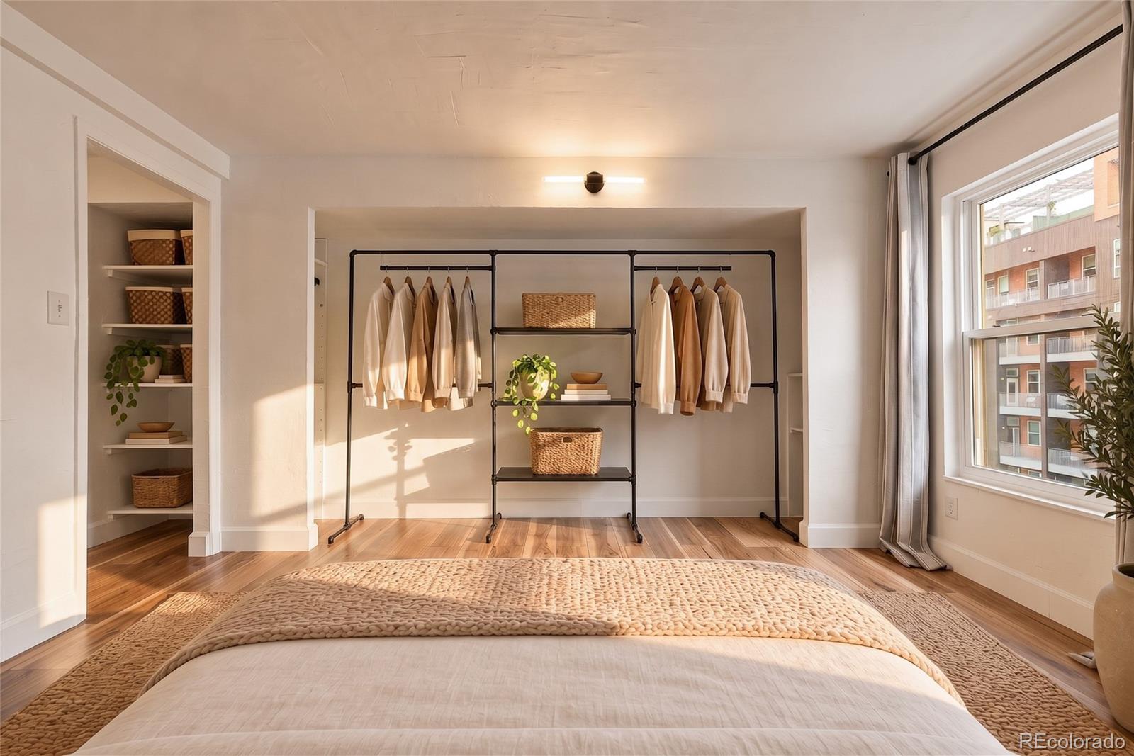 2 Adams Street Unit: 908