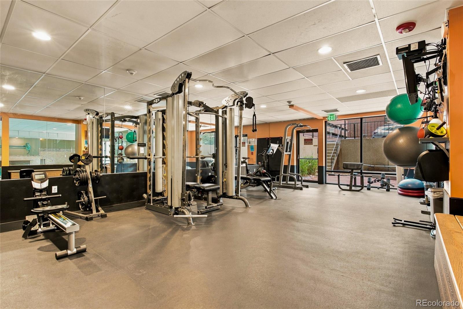 2 Adams Street Unit: 908