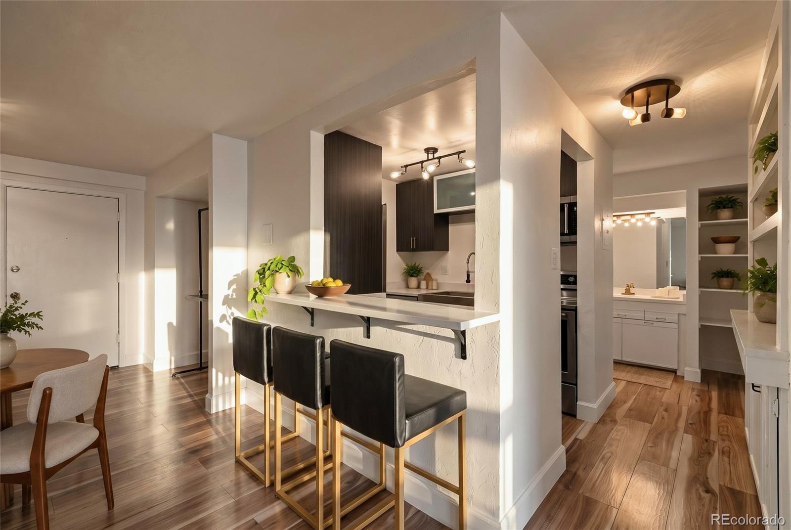 2 Adams Street Unit: 908