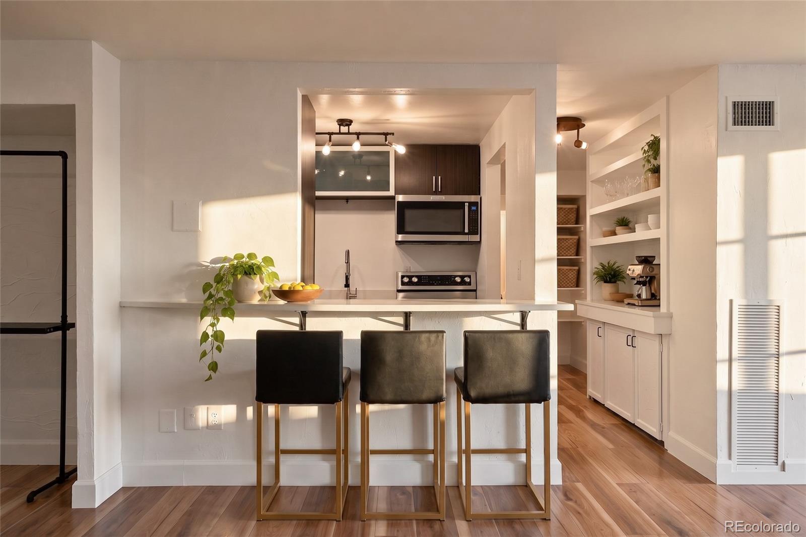 2 Adams Street Unit: 908