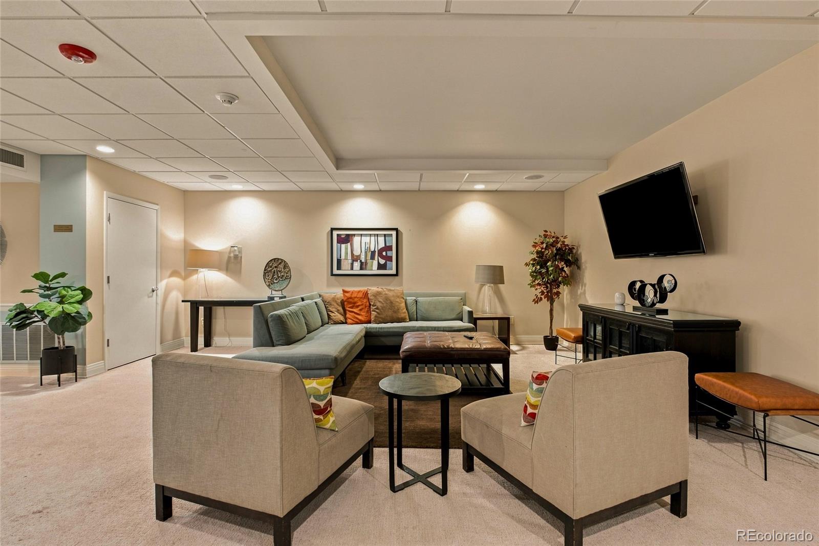 2 Adams Street Unit: 908