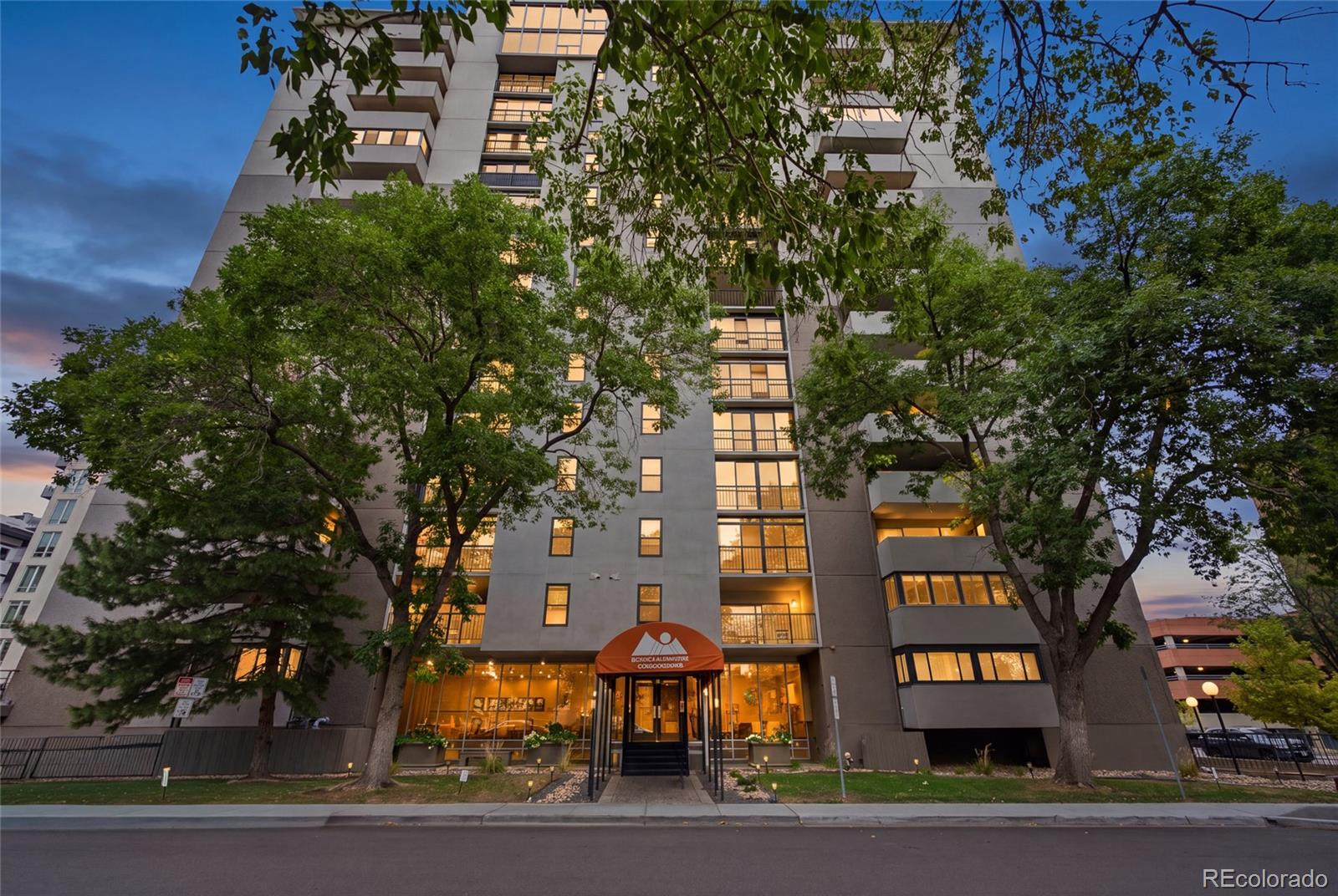 2 Adams Street Unit: 908