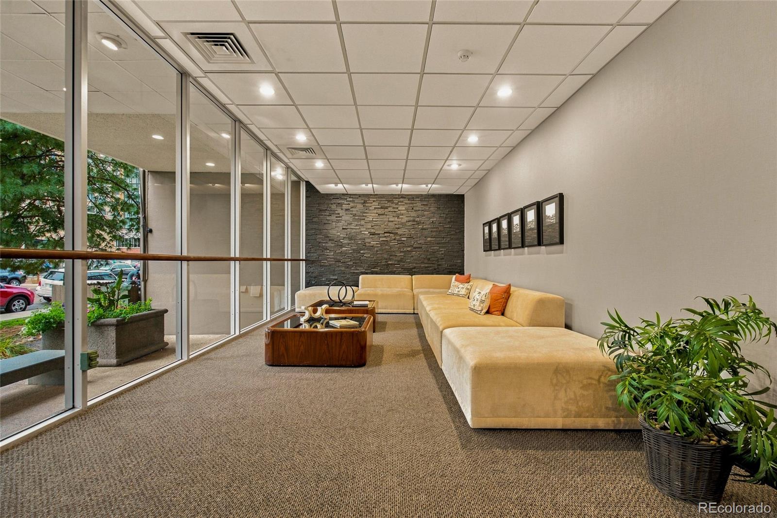 2 Adams Street Unit: 908