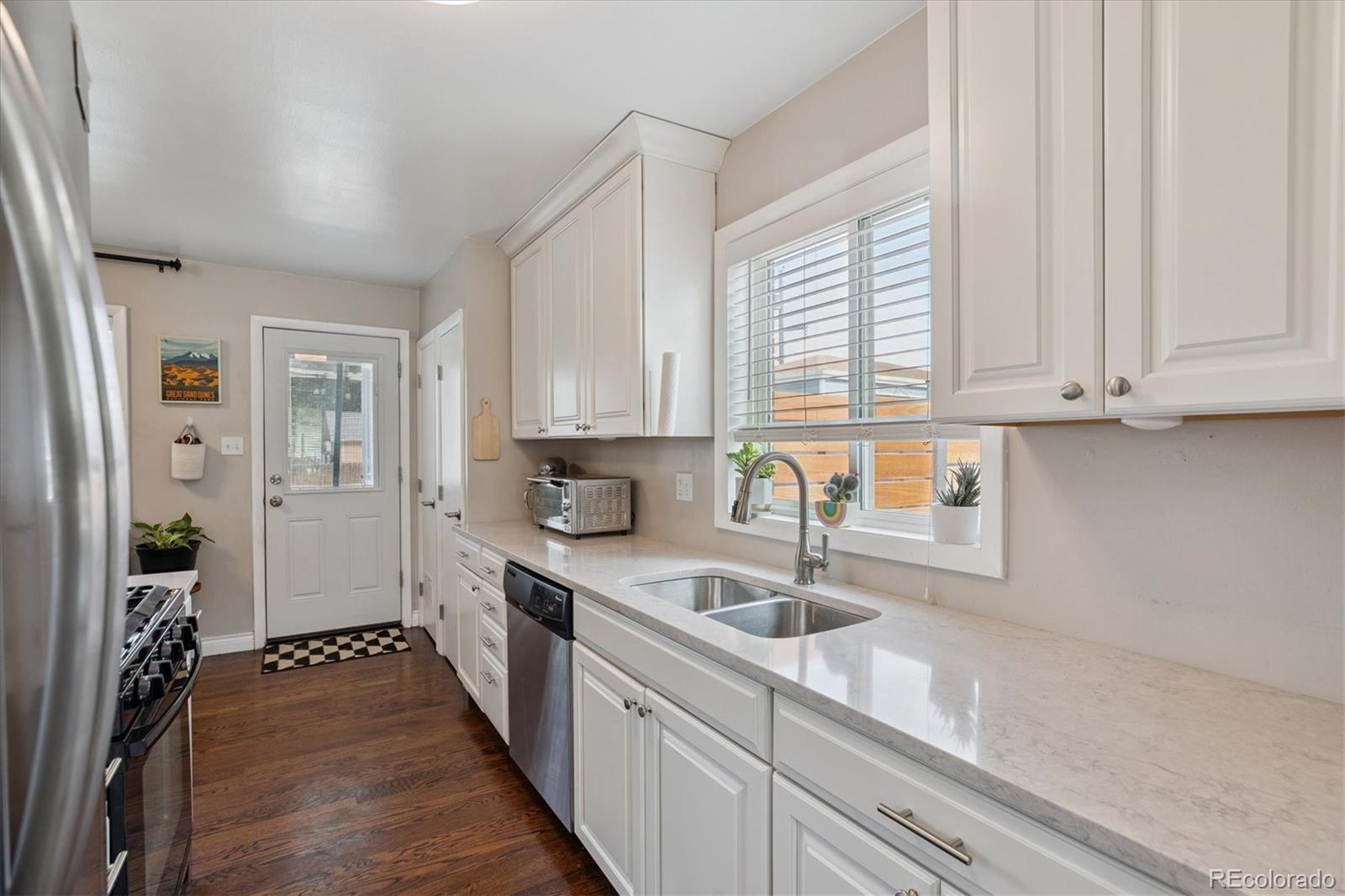 2562 S Quitman Street