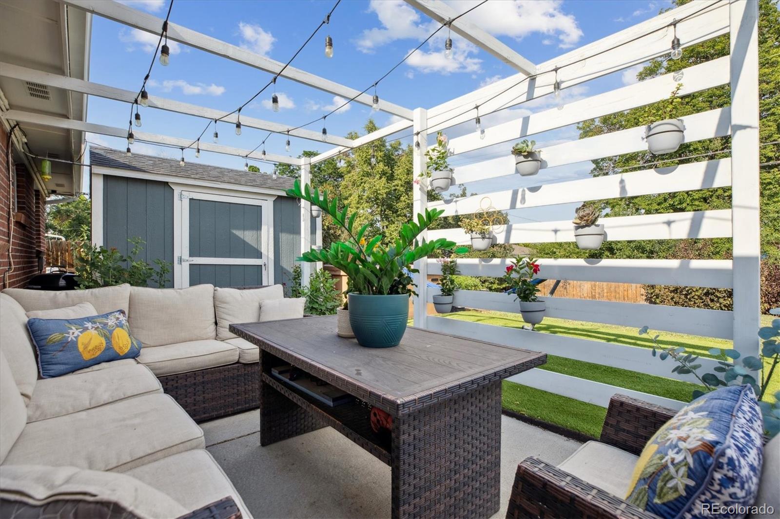 2562 S Quitman Street