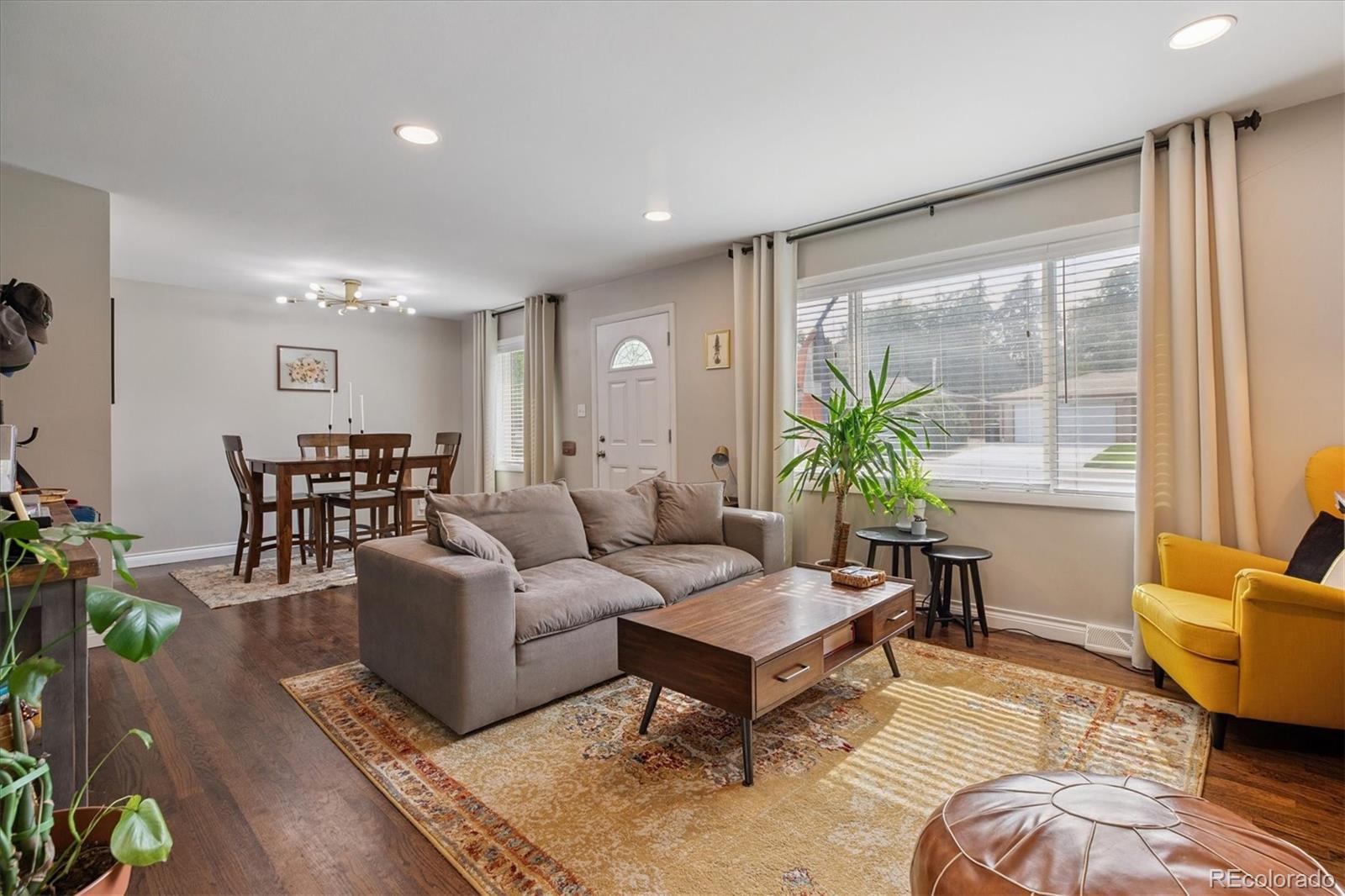 2562 S Quitman Street