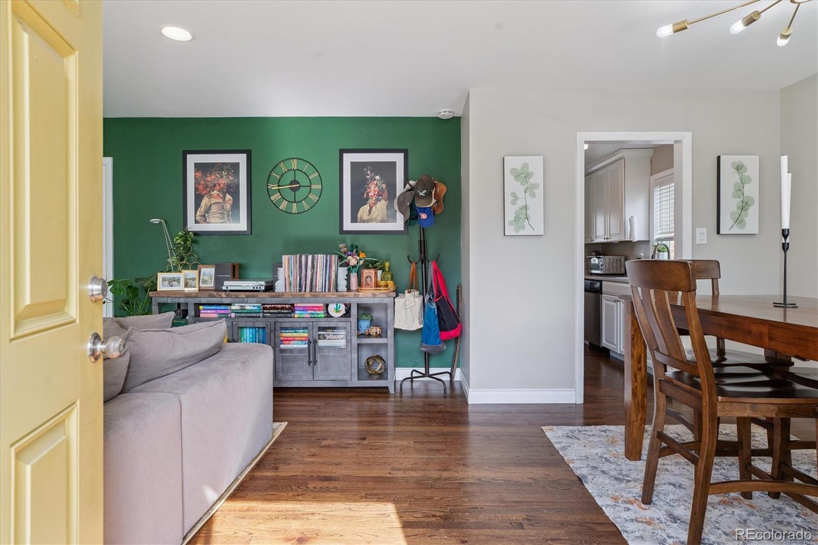 2562 S Quitman Street