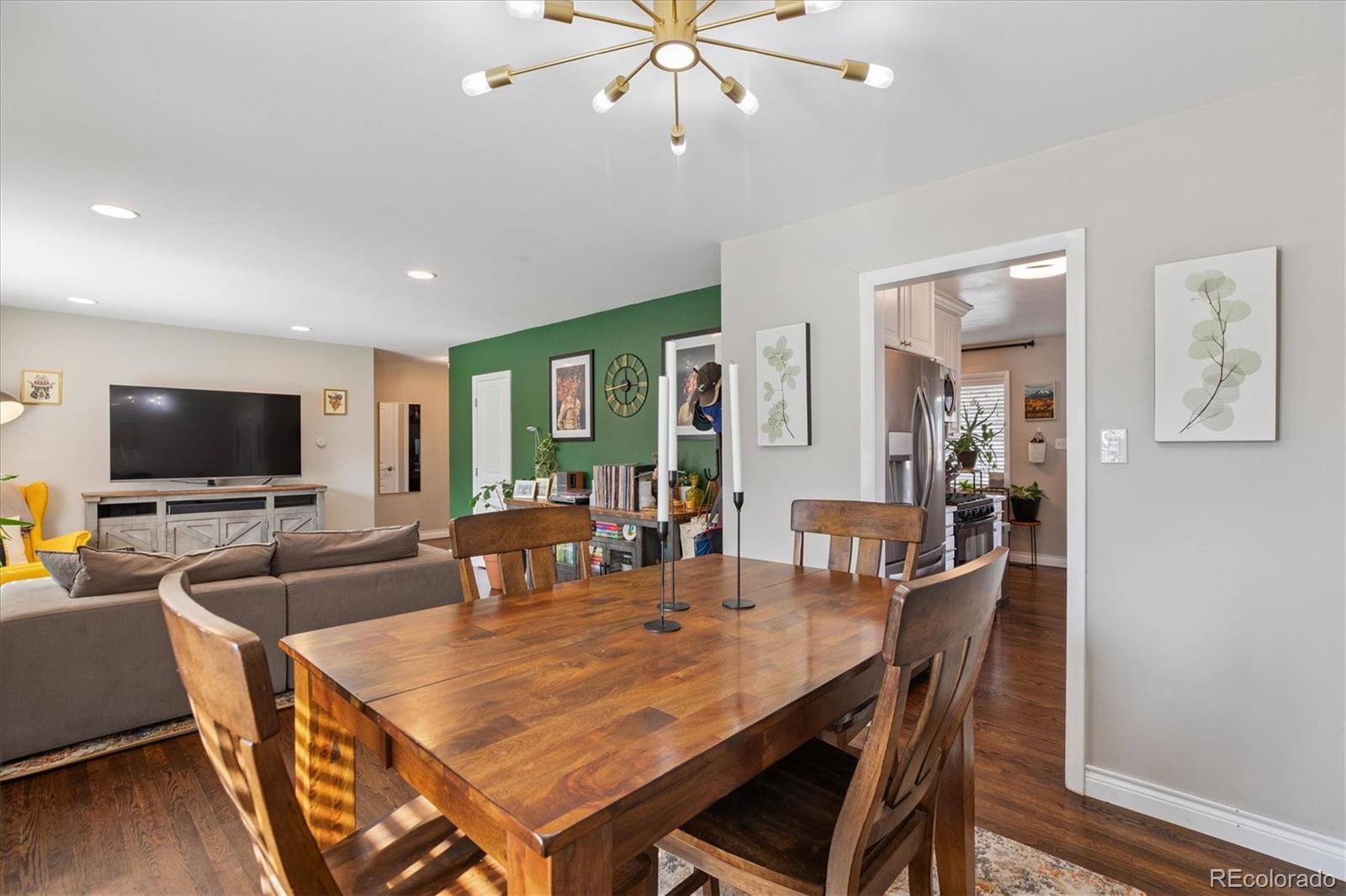 2562 S Quitman Street