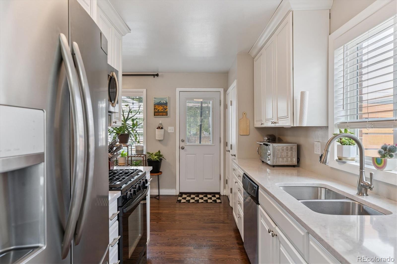 2562 S Quitman Street